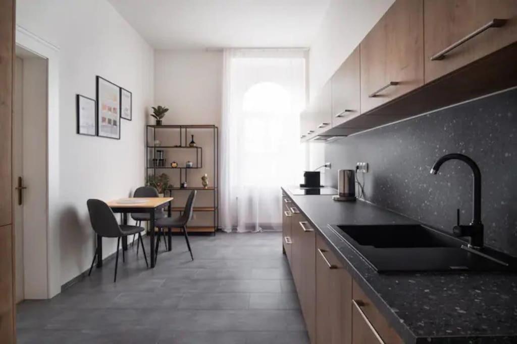 Helen Homestay Prague Palmovka Ngoại thất bức ảnh