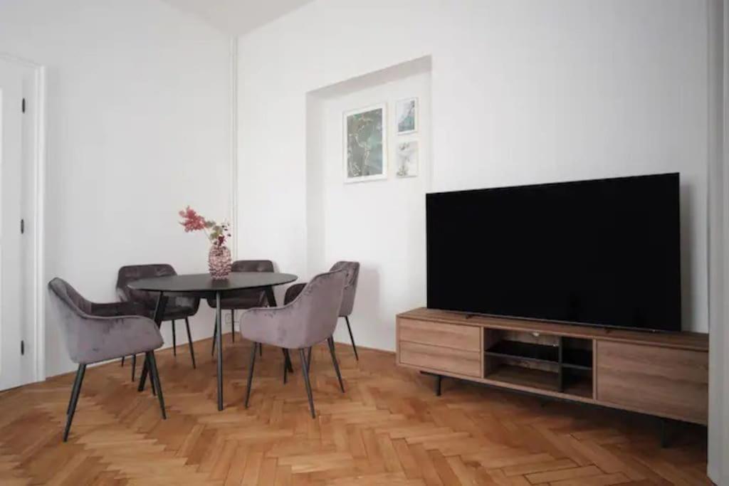 Helen Homestay Prague Palmovka Ngoại thất bức ảnh